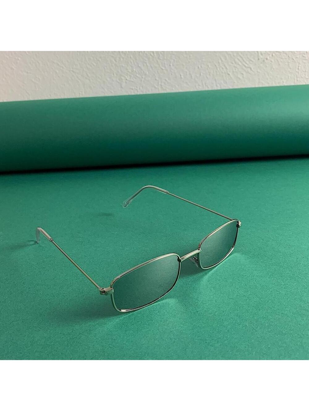 Y2k 90s 2000s vintage unique slim style silver mirror lense sunglasses. Silver
